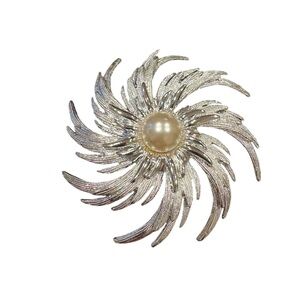 Vintage Sarah Coventry Silver-Tone Faux Pearl Sunburst Brooch Pin J22